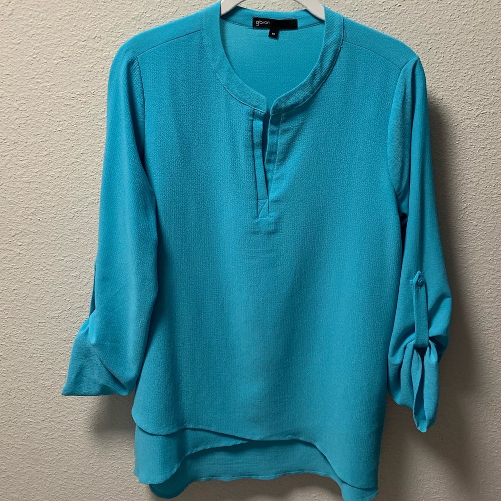 Gibson Three-quarter sleeve split neck blouse